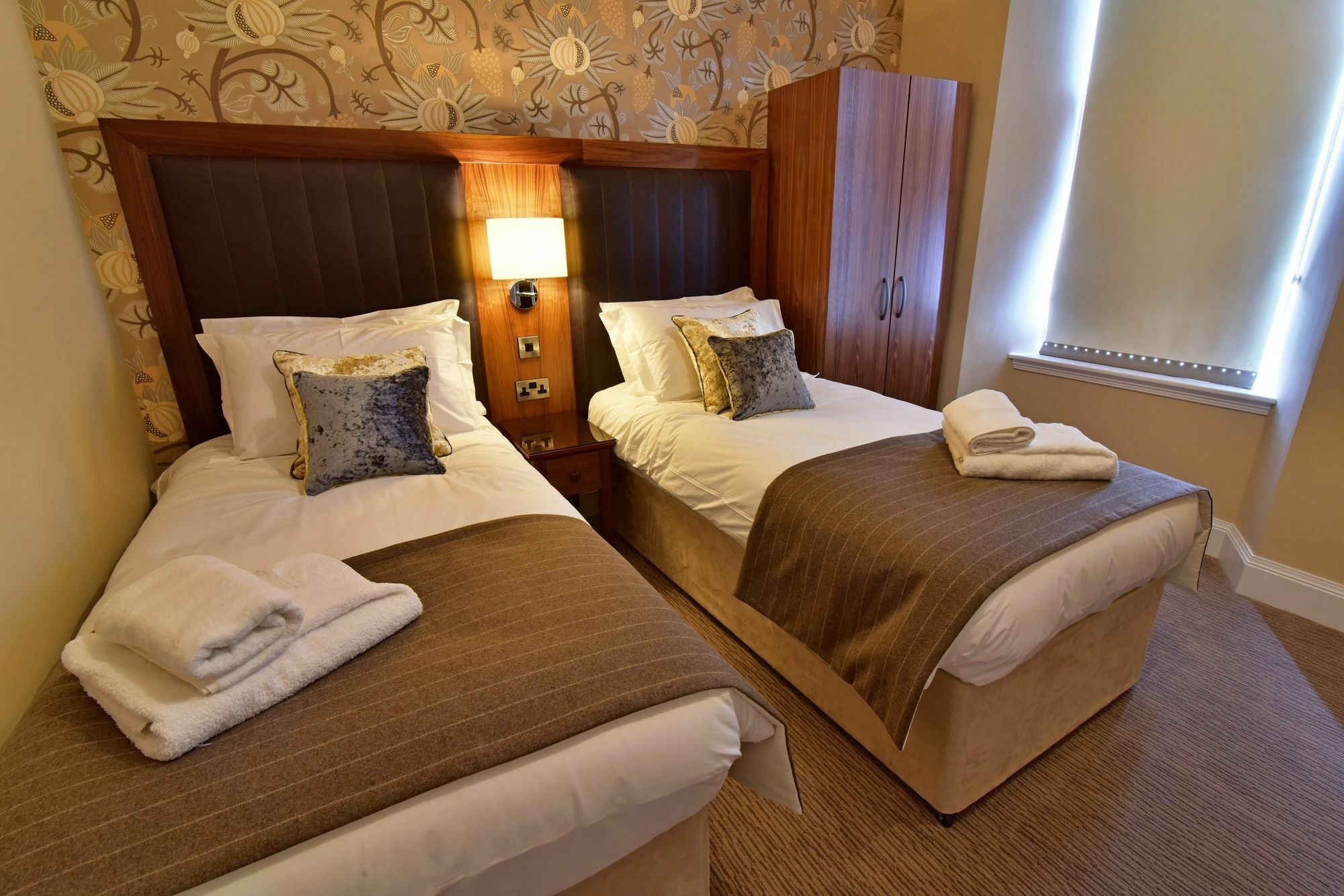 The Townhouse Aberfeldy - Rooms & Breakfast Dış mekan fotoğraf